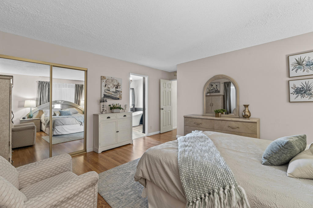 Skys Haven - Manufactured In Park