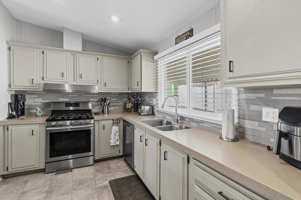 Skys Haven - Manufactured In Park