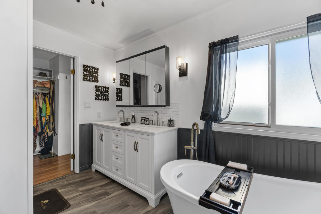 Skys Haven - Manufactured In Park