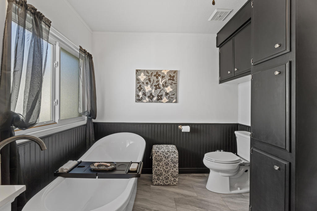 Skys Haven - Manufactured In Park