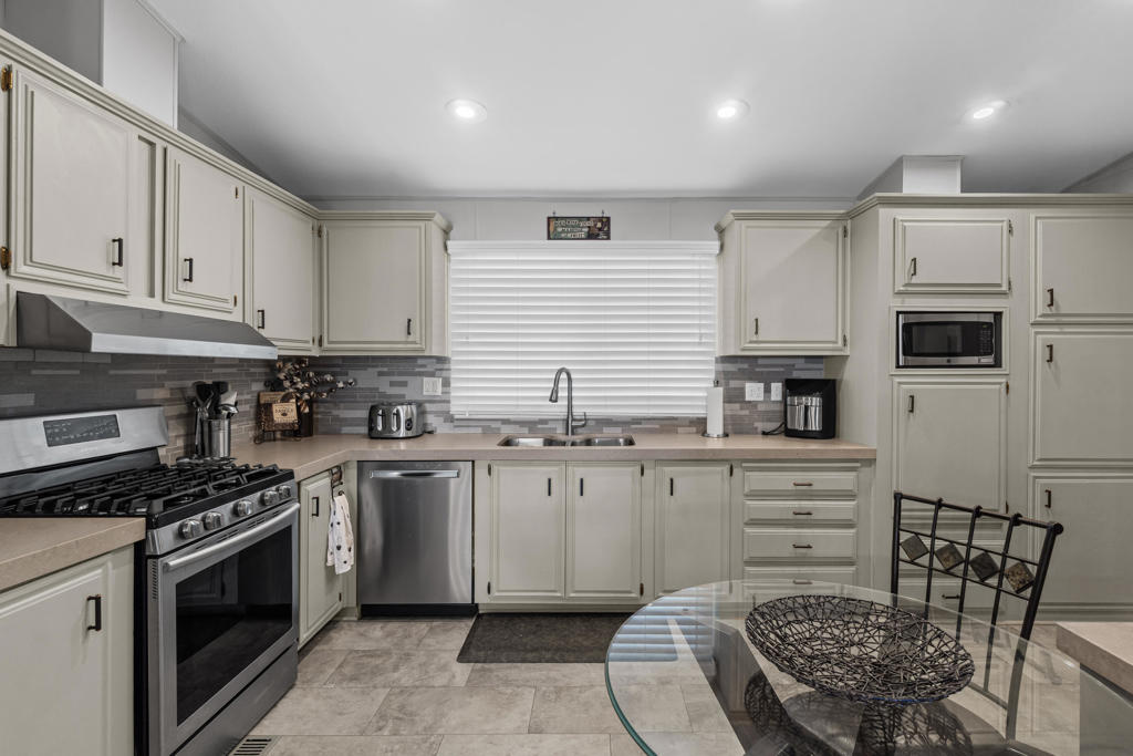 Skys Haven - Manufactured In Park