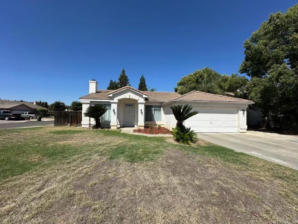 Beautiful single-story home in desirable Woodland Park neighborhood. Perfectly priced at $385,000 for a quick sale This 4-bed, 2-bath gem features 1,535 sq ft of living space with a spacious layout, cozy fireplace, and bright kitchen. Step outside to a private backyard with a pool—perfect for entertaining. Conveniently located near shopping, parks, and top-rated schools.