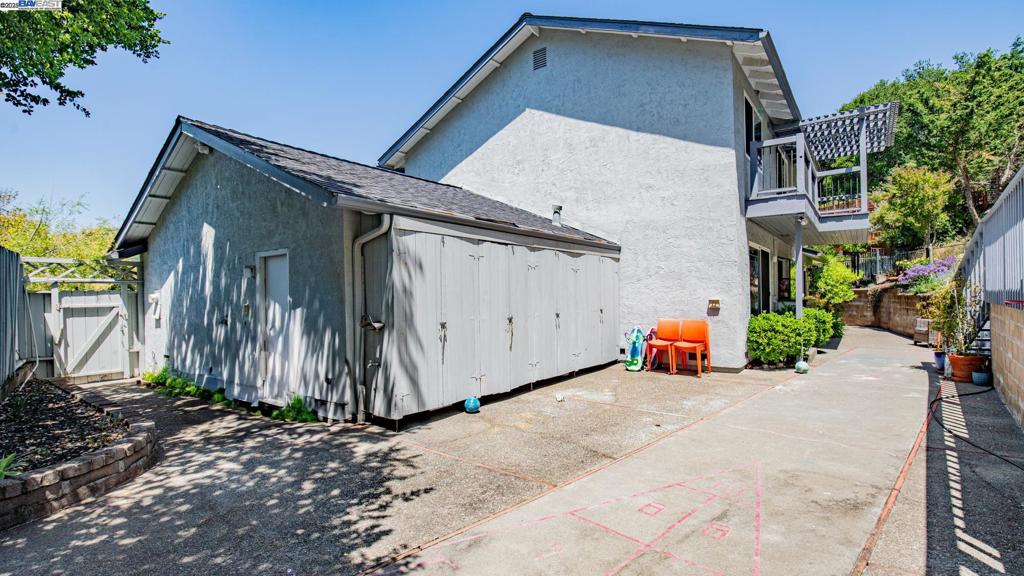 11 Oak Tree Court Ct