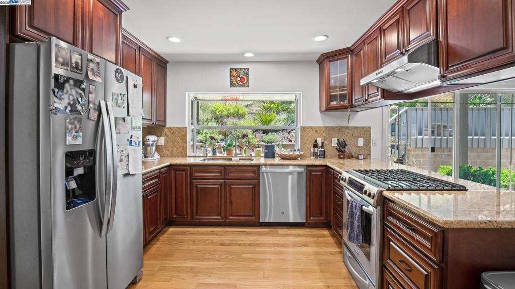 11 Oak Tree Court Ct
