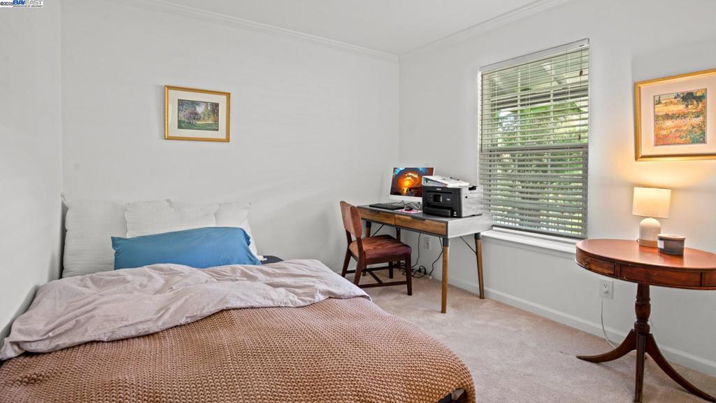 11 Oak Tree Court Ct