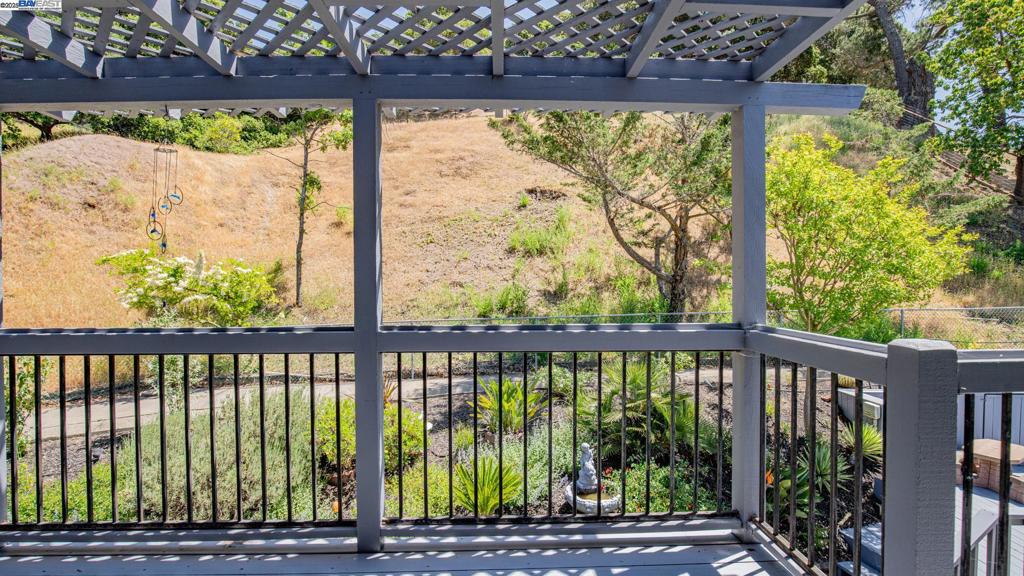 11 Oak Tree Court Ct
