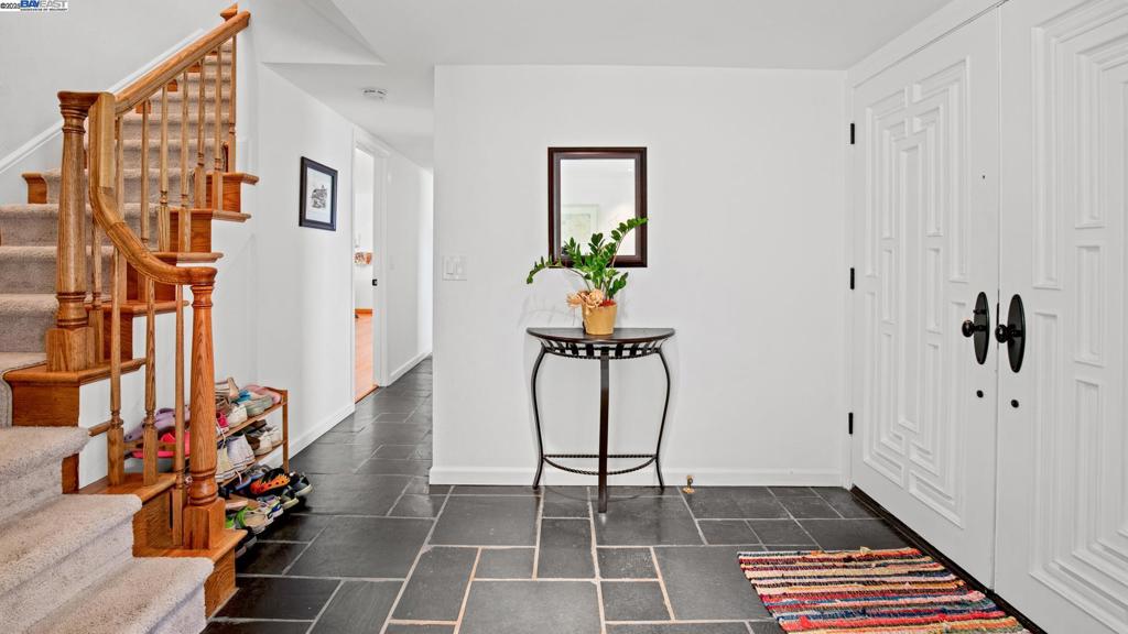 11 Oak Tree Court Ct