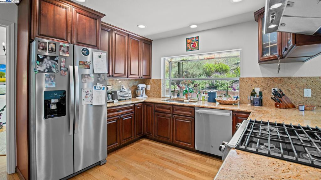 11 Oak Tree Court Ct