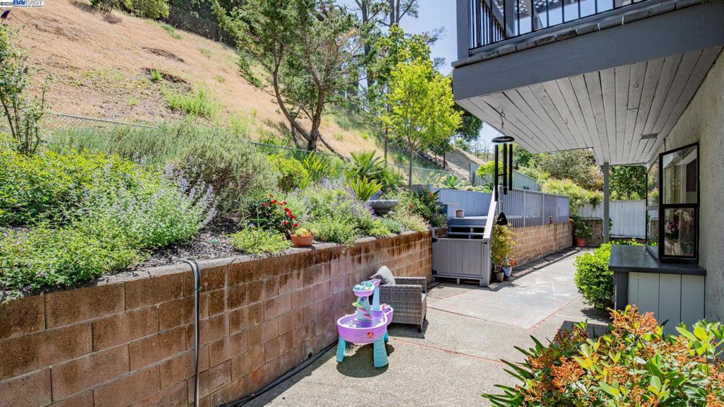 11 Oak Tree Court Ct