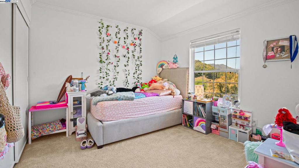 11 Oak Tree Court Ct