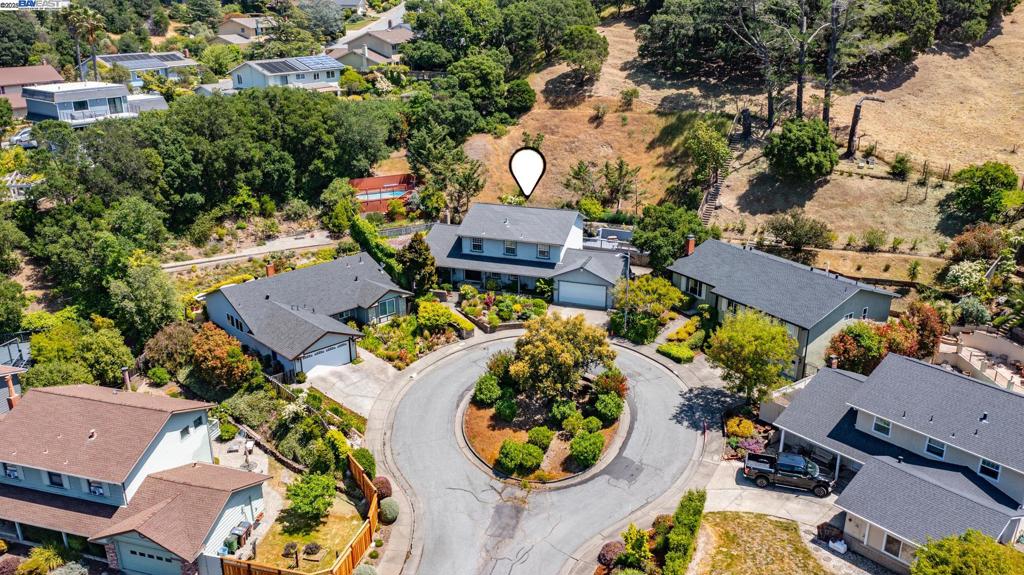 11 Oak Tree Court Ct