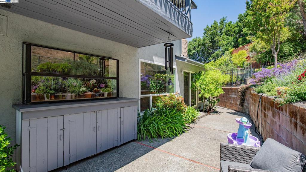 11 Oak Tree Court Ct