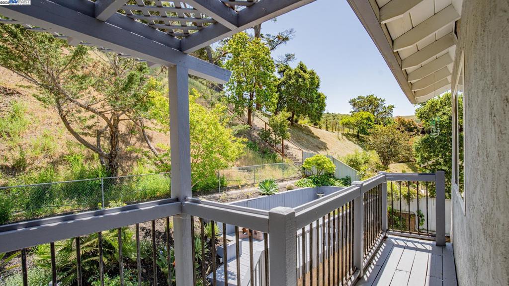 11 Oak Tree Court Ct