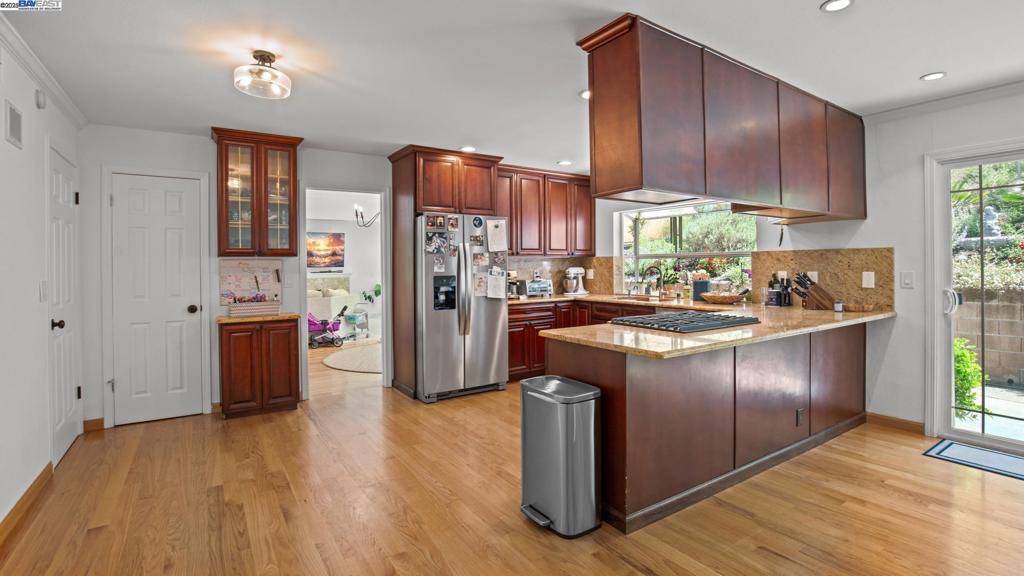 11 Oak Tree Court Ct