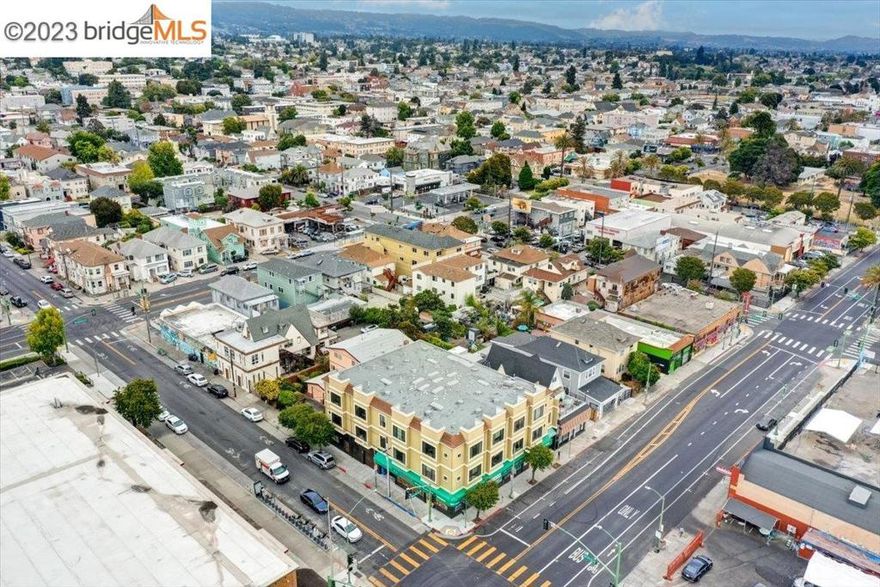 400 E. 12th Street is a 2,483 +/- SqFt ground-floor commercial condominium. Large level-in unit with  flexible floorplan options. The current zoning allows for a myriad of business possibilities, including professional offices, retail, and some food services. Large enough to house many business storefront space(s) and private offices. Previously used as a restaurant, the space features a large walk-in freezer and two large ADA restrooms. The seller started a division into two separate spaces but put the project on hold due to COVID-19. The 400 E 12th Lofts consists of this ground-floor commercial space, five residential condominiums, common areas, interior hallways, and a pleasant side yard on 4th Avenue. In an excellent location for your business. The 92 WalkScore, 71 Transit Score, and 92 Bike Score means you will be conveniently located and accessible to your customers/clients.