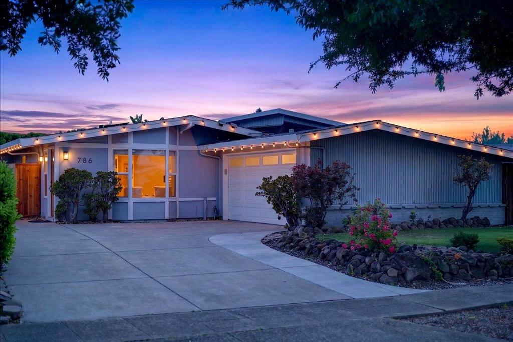 786 Lakewood Drive
