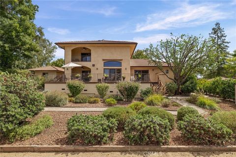 Photo of 1479 Oak Ridge Drive, Chico, CA 95928 (MLS # SN26055372)