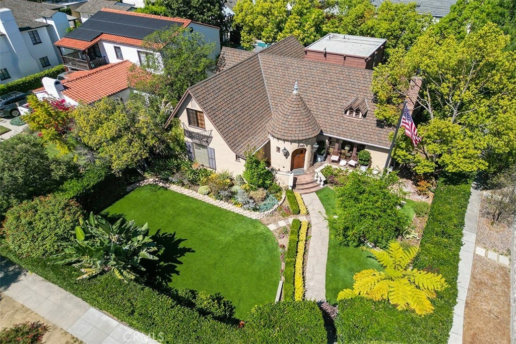 2285 E Orange Grove Blvd