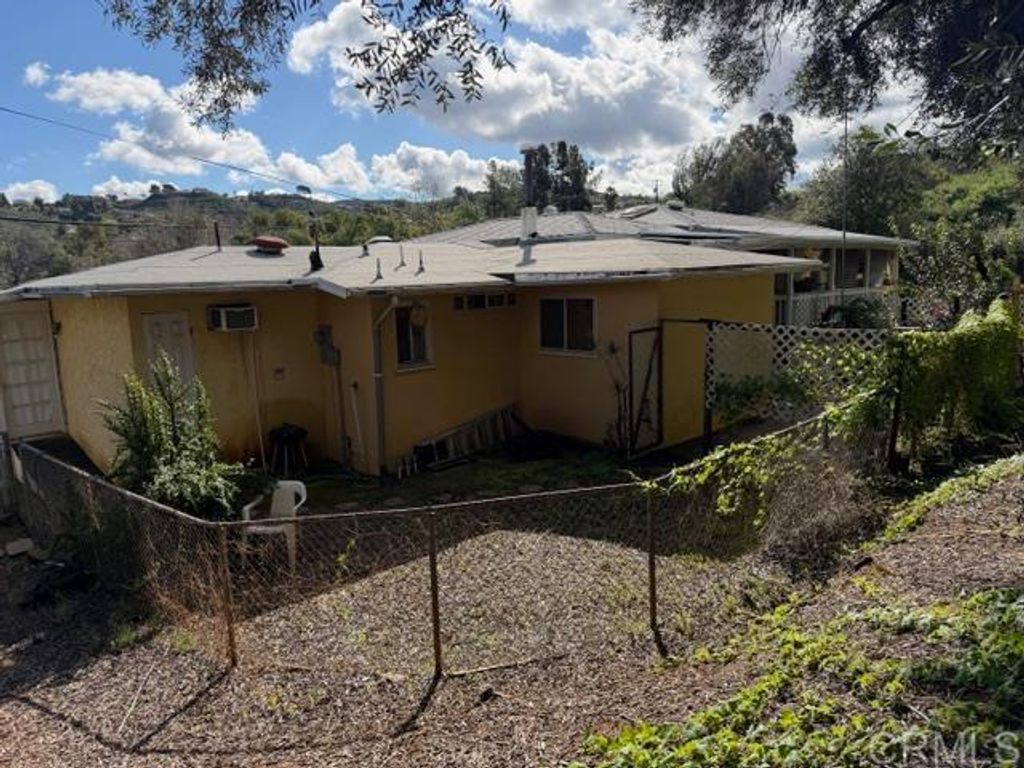 Photo of 2576 Green Hills Way Way, Vista, CA 92084 (MLS # NDP2601692)