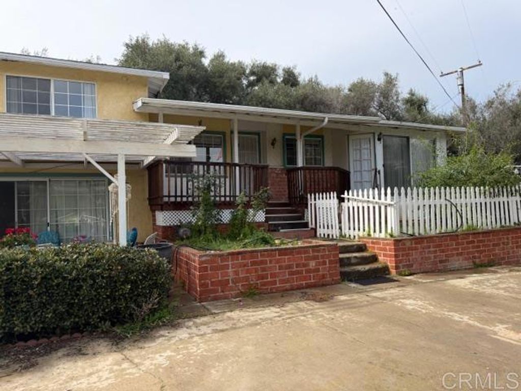 Photo of 2576 Green Hills Way Way, Vista, CA 92084 (MLS # NDP2601692)