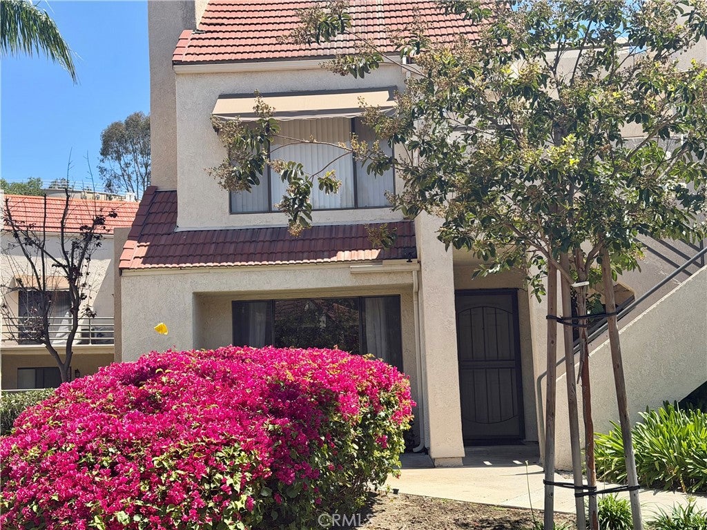 65 Largo ST