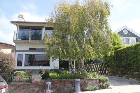 Photo of 857 6th ST, Manhattan Beach, CA 90266 (MLS # SB26147082)