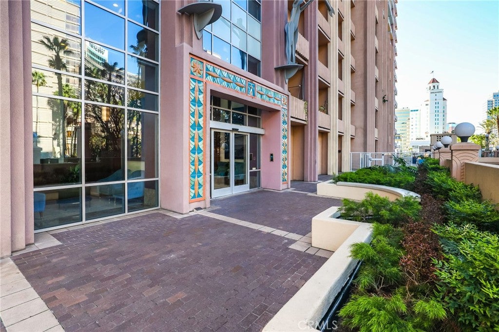 388 E Ocean Boulevard 305