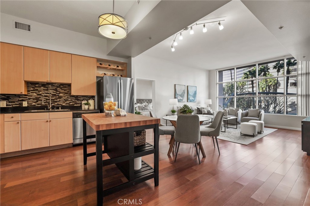 388 E Ocean Boulevard 305