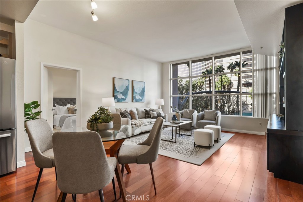 388 E Ocean Boulevard 305