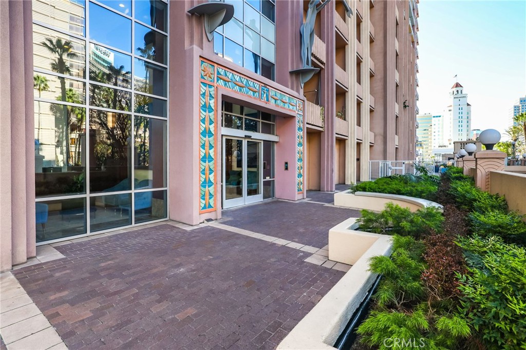 388 E Ocean Boulevard 305