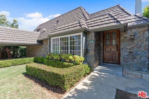 Photo of 1414 CLUB VIEW Drive, Los Angeles, CA 90024 (MLS # 26656323)