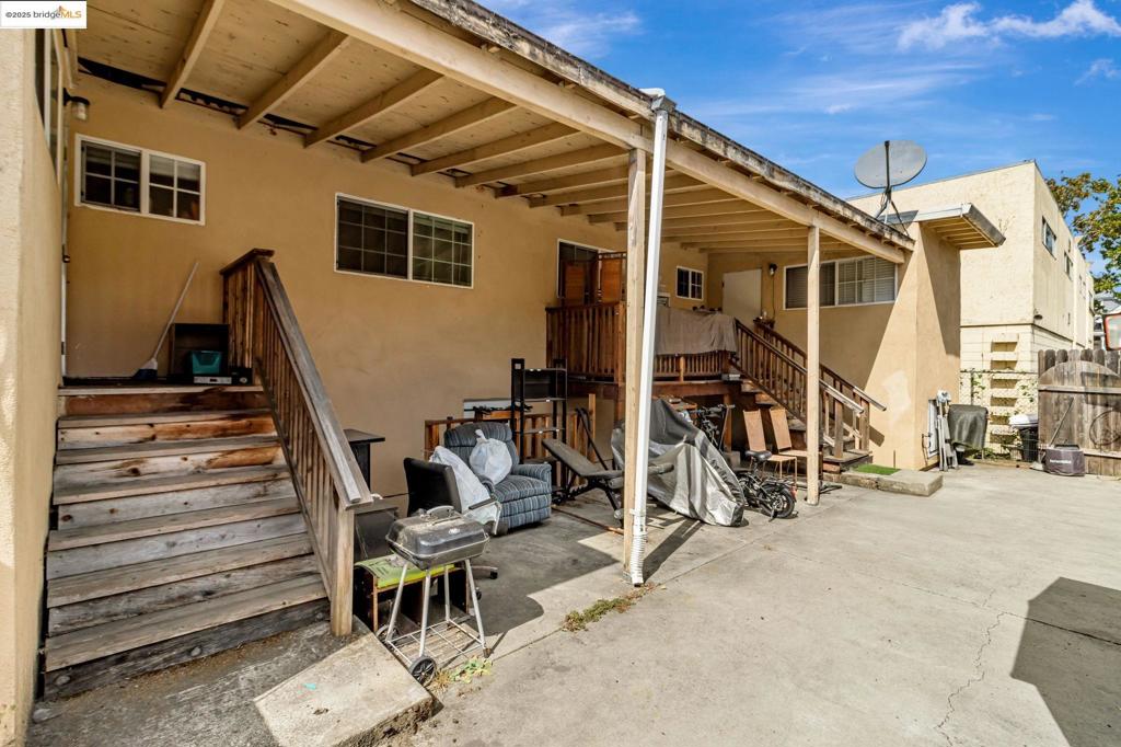 CENTRAL LOCATION - Residential Income