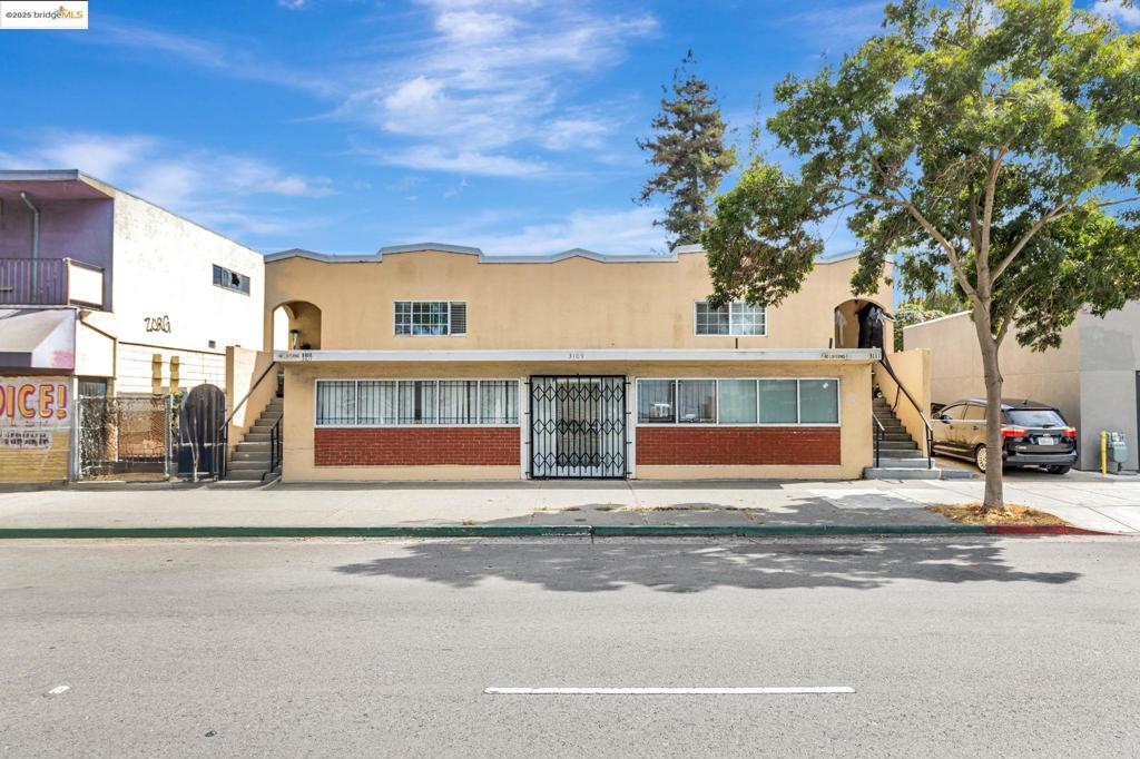 CENTRAL LOCATION - Residential Income