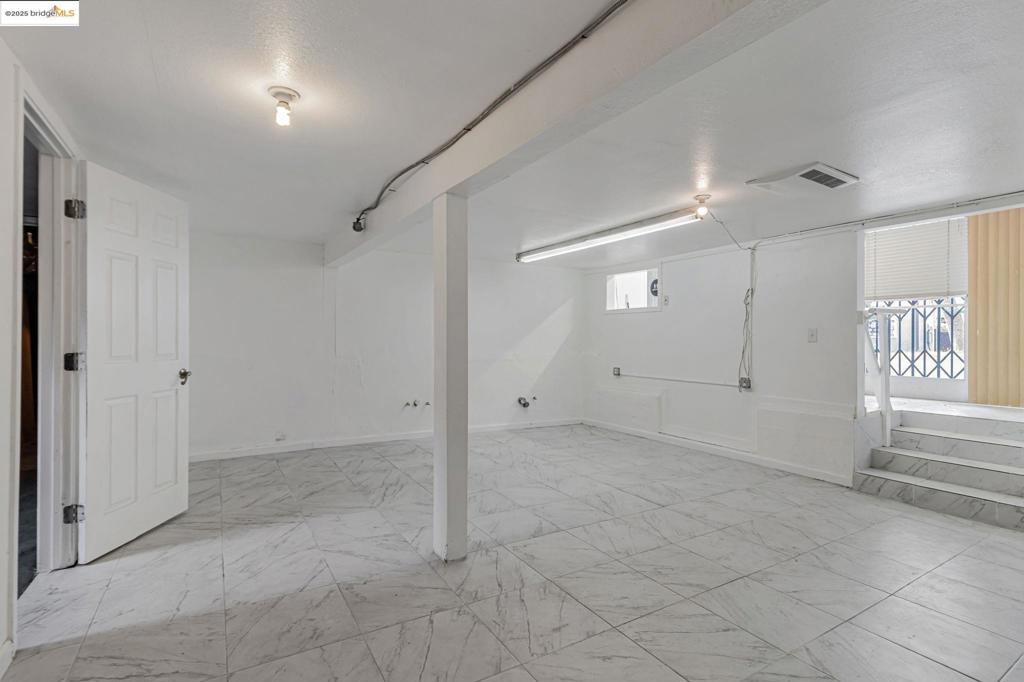 CENTRAL LOCATION - Residential Income