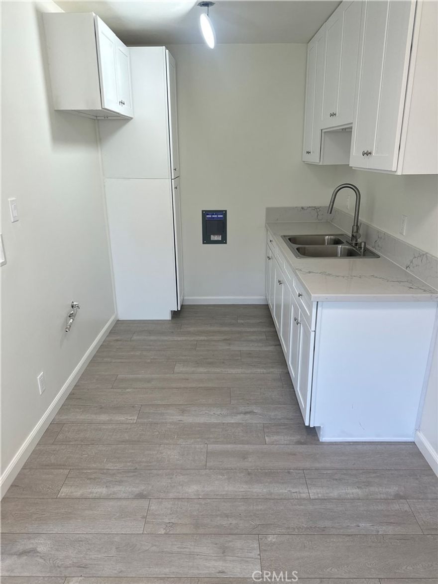 Step into this beautifully remodeled 1-bedroom, 1-bathroom apartment unit located in the heart of North Hollywood, just off Sherman Way and Bellaire.

From the moment you walk in, you'll feel the fresh, modern designs and attention to details that make this place feel like home—open, spacious floor plan with sleek finished flooring.  Large private patio is perfect for a relaxing evening or entertaining. This home is a perfect blend of style, comfort, and convenience. Prime location near freeways, schools, and shops.

ANOTHER SPACIOUS 1BED-1BATH SECOND-FLOOR UNIT AVAILABLE WITH A LARGE BALCONY.
