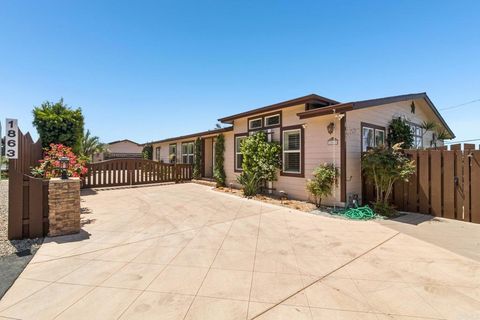 Photo of 1863 Alessandro Trail, Vista, CA 92084 (MLS # NDP2603787)