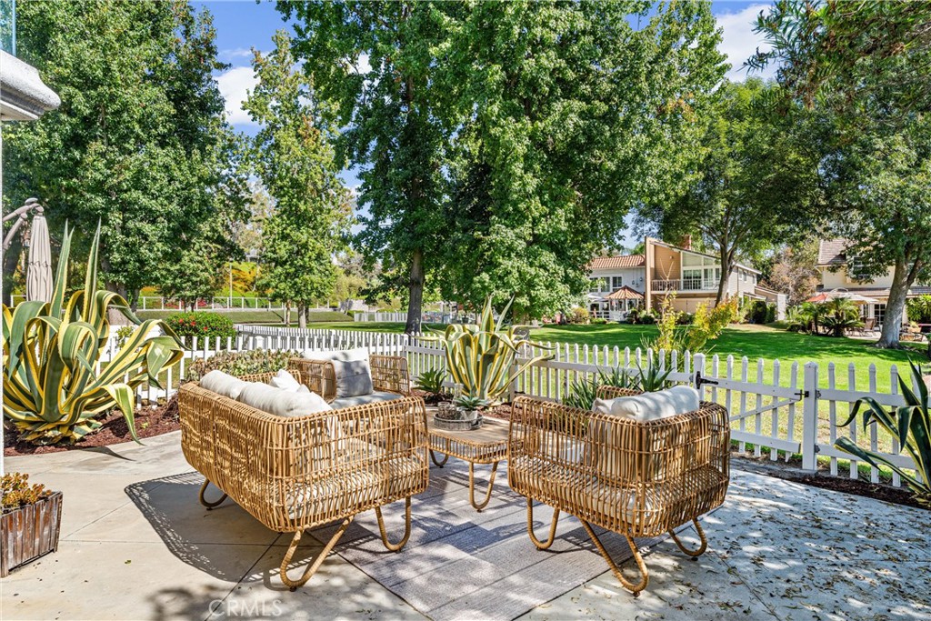 Lake Forest Keys (LK) - Residential