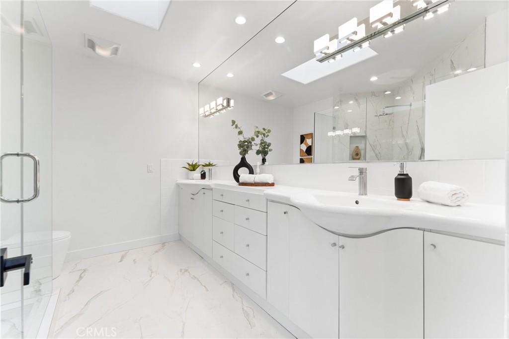 Lake Forest Keys (LK) - Residential