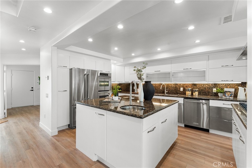 Lake Forest Keys (LK) - Residential