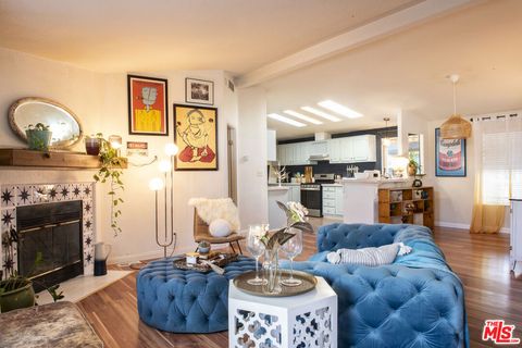 Photo of 196 Cherokee, Topanga, CA 90290 (MLS # 26673599)