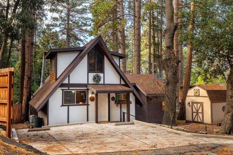 Photo of 52515 Sunset Drive, Idyllwild, CA 92549 (MLS # 219141709DA)