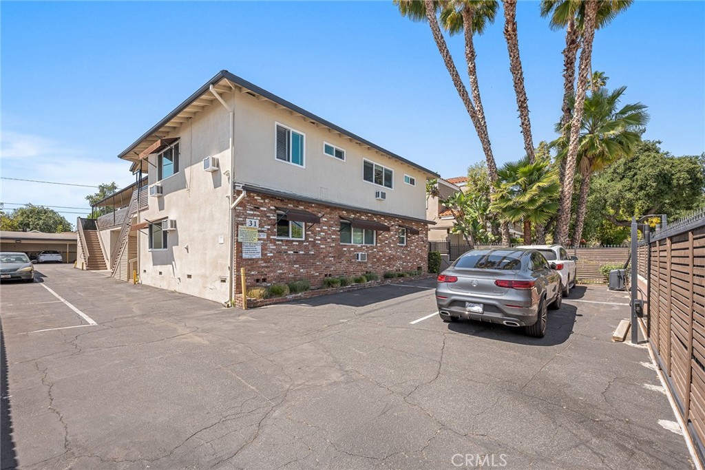 1837 E Colorado Blvd