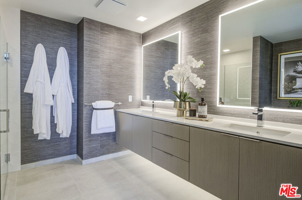 olive street - Residential Lease