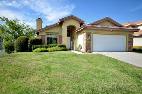 Photo of 31730 Via Cordoba, Temecula, CA 92592 (MLS # SW26179220)