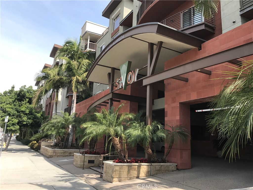 This beautiful 1 bedroom, 1 bath unit is situated in a nice quiet setting with a view of the palm trees, pool, and courtyard. It has a modern kitchen, open living and dining space, balcony, in-unit laundry and 1 gated subterranean garage with guest parking and 24 hour lobby attendant. Savoy is a gated community that was built in 2005 and features resort amenities such as private courtyards, pool, spa, fitness center, yoga room, business center, conference room, sports cafe, screening room, library and a roof deck with skyline views. It is within walking distance to the Arts District, downtown L.A., Little Tokyo, and is close to shopping, transportation, business and entertainment!