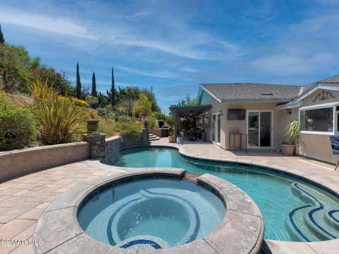 Photo of 1450 Calle Avellano, Thousand Oaks, CA 91360 (MLS # 226003878)