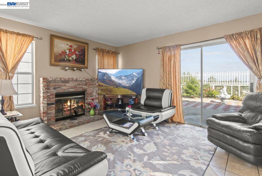 3521 Leafwood Cir