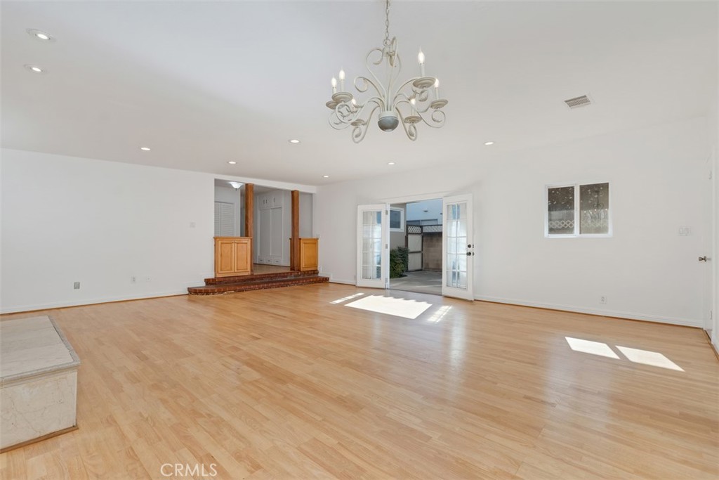 Circle (CA) - Residential