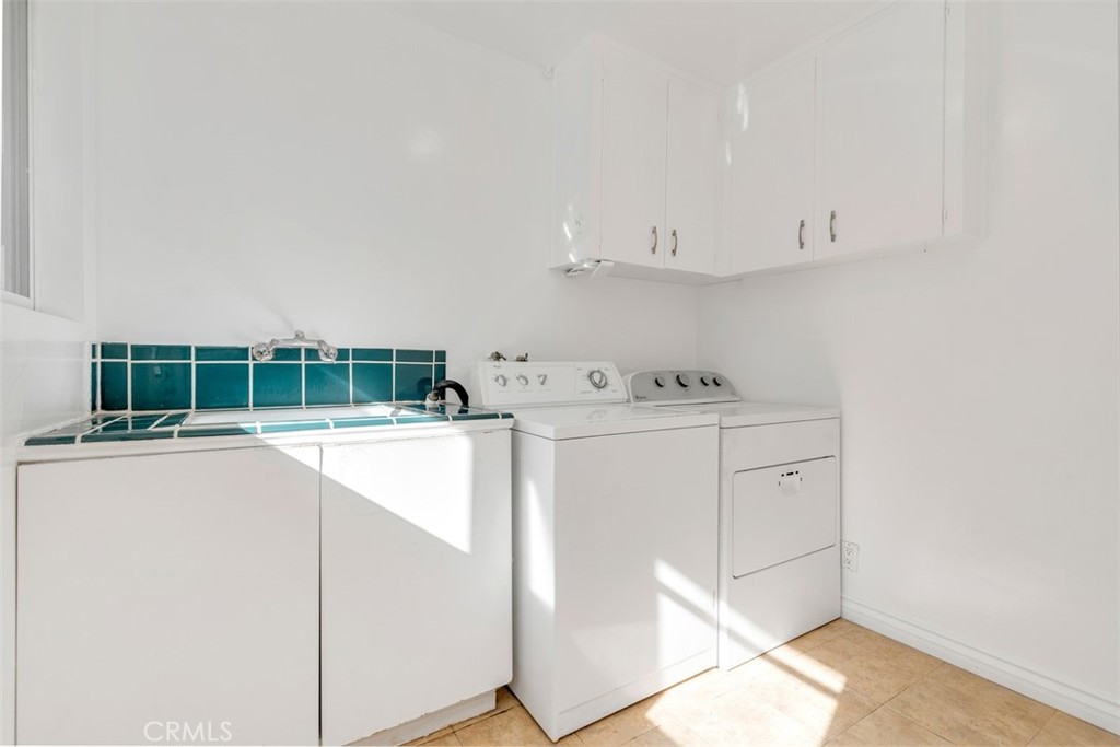 Circle (CA) - Residential