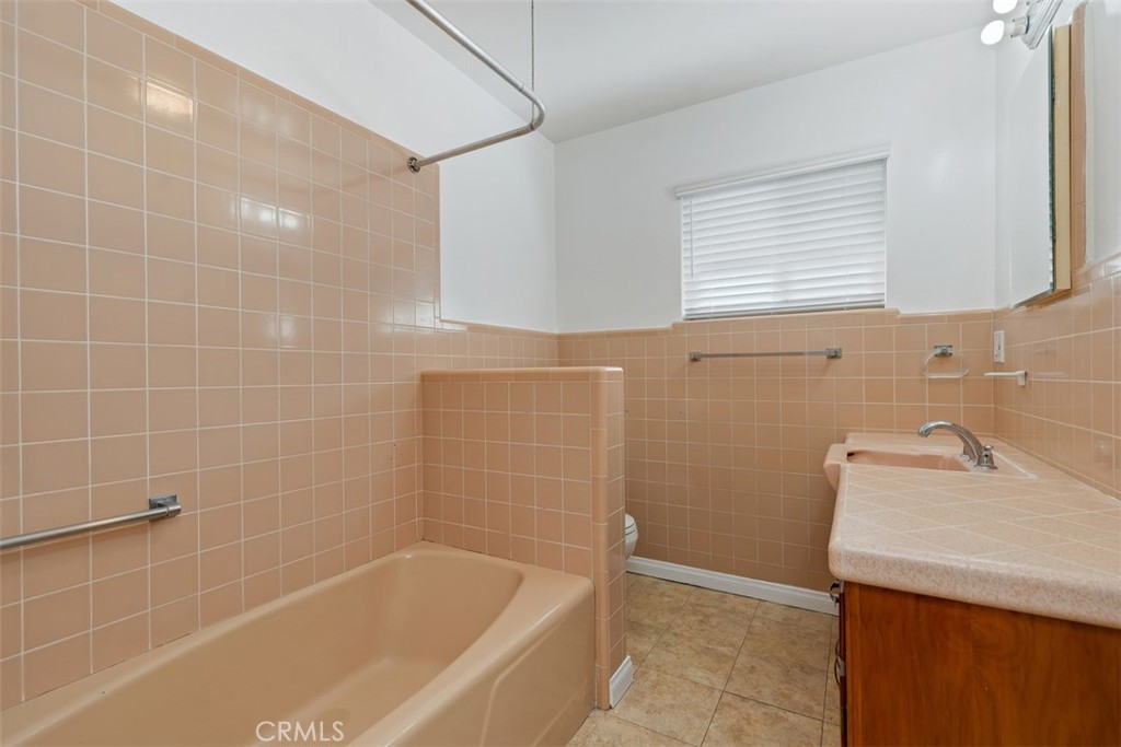 Circle (CA) - Residential